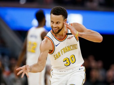 Stephen Curry breaks Ray Allen’s career 3-point record